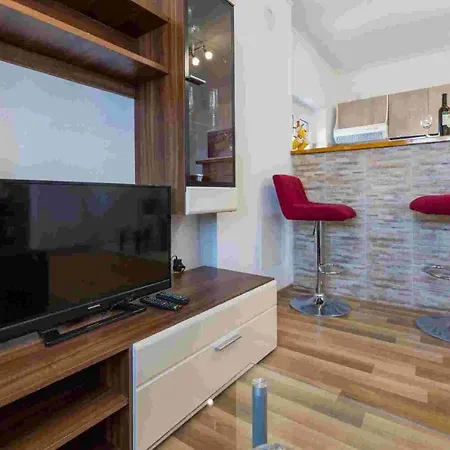 Appartamento In 39074