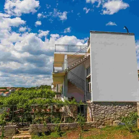 Appartamento In 39074