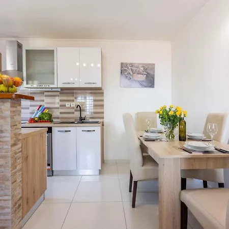 In 39074 Apartment