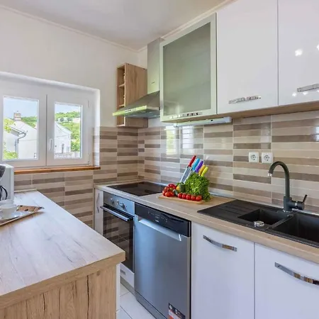 In 39074 Апартаменты Цриквеница